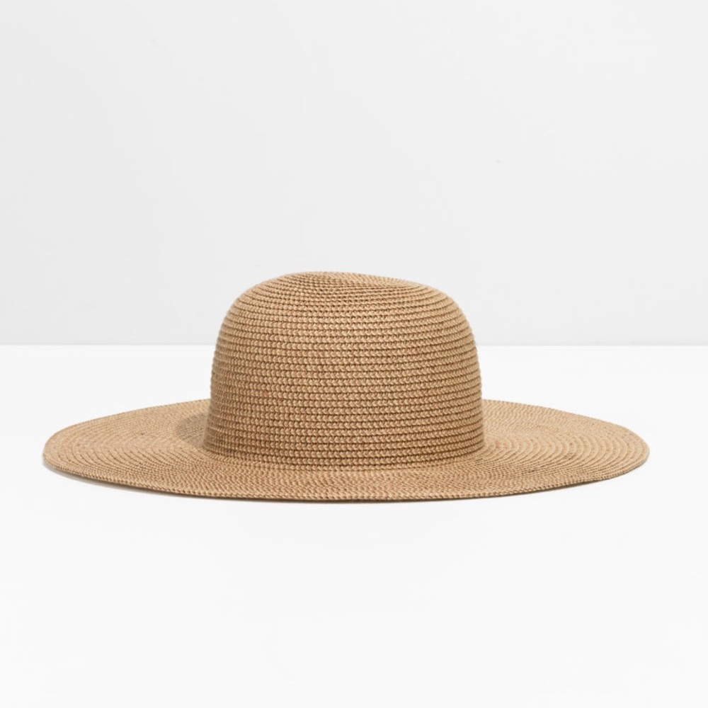 Wide brim straw hat